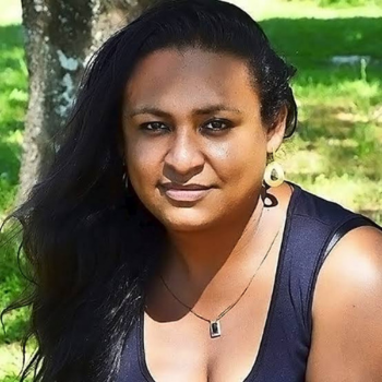 Cláudia Tavares